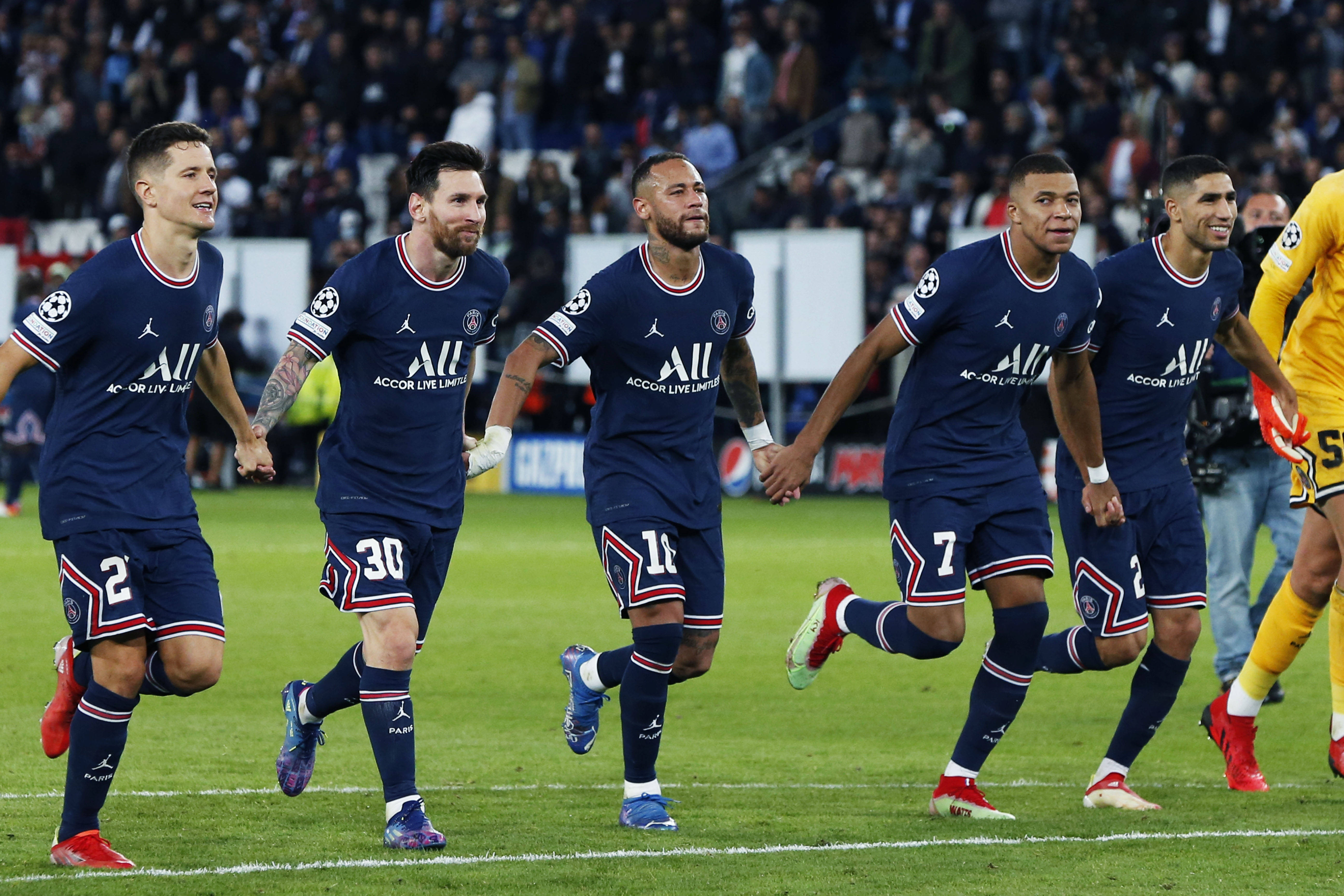 九游娱乐-关于曼联豪取连胜备战欧篮联新疆广汇转会期完成体检，连对手都承认：集结日巴黎圣日耳曼备战欧冠的信息